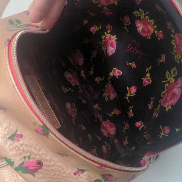 Betsey Johnson mini backpack - Picture 7 of 8